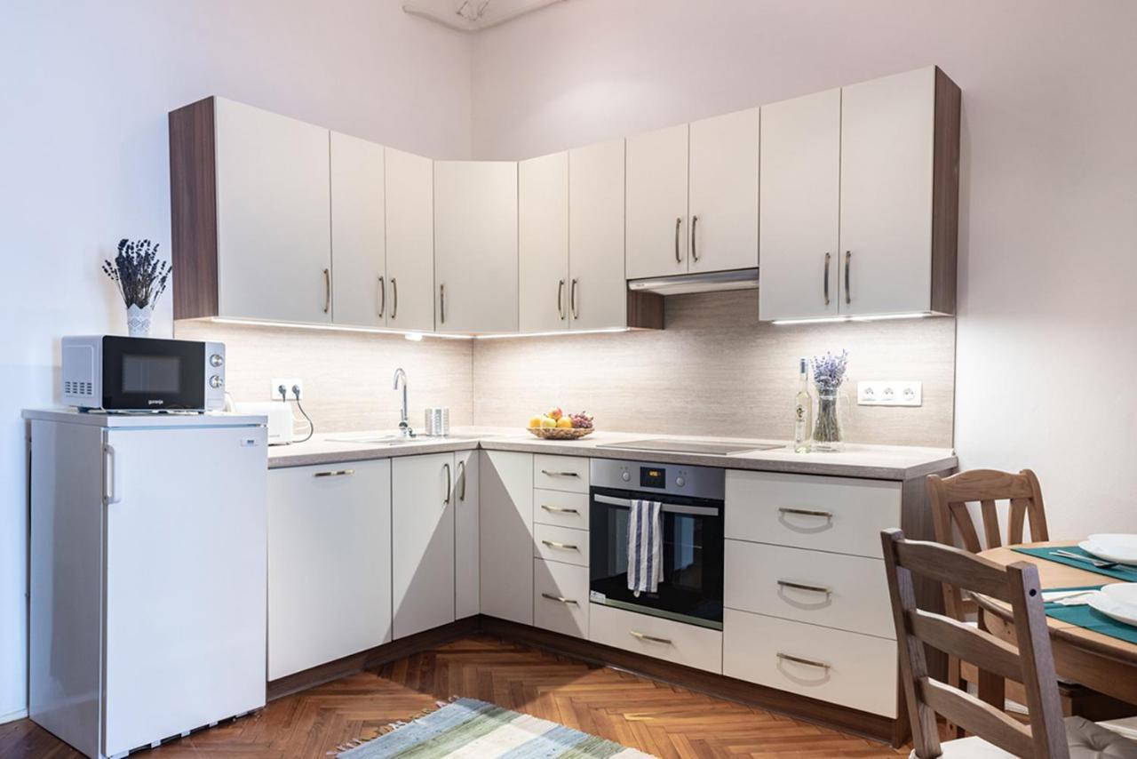 Free Parking - Dob50 Spacious - 2 Separate Bedroom, 5 People, Ac, Wifi Budapest