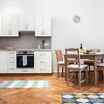DOB50 spacious apartment - 2 separate bedroom, 4 people, AC, WIFI