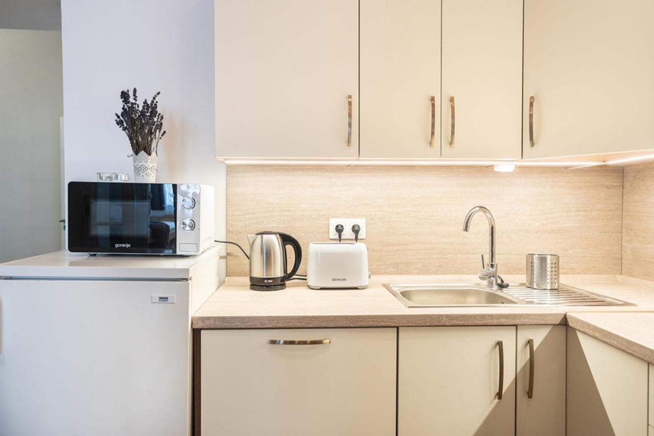 Free Parking - Dob50 Spacious - 2 Separate Bedroom, 5 People, Ac, Wifi * Budapest